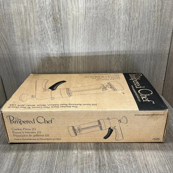 The Pampered Chef 1525 Cookie Press w/ 16-Piece Discs Complete Set - Picture 6 of 6